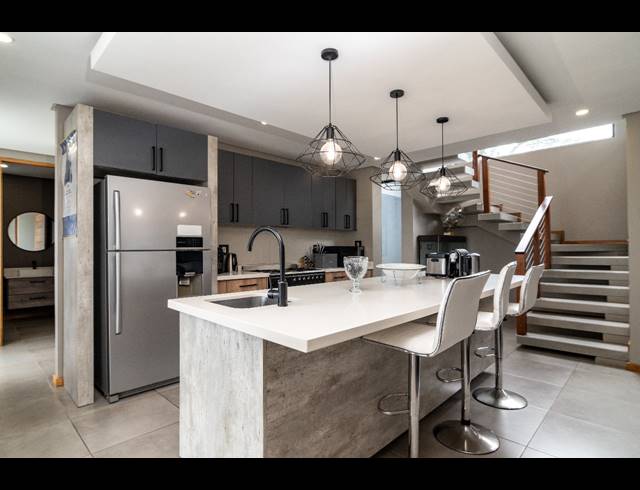 4 BEDROOM HOUSE FOR SALE IN SALT ROCK
